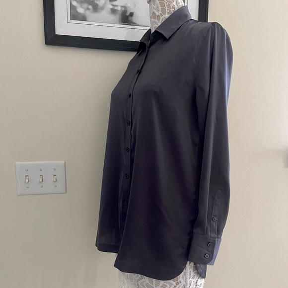 Banana Republic blouse zize S runs bigger like M good condition - Picture 3 of 13